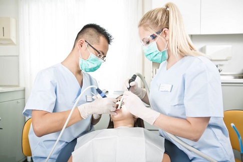 Ngyuen-Zahnarzt-Koeniz-Bern-Zahnerhalt mitteln Wurzelkanalbehandlung